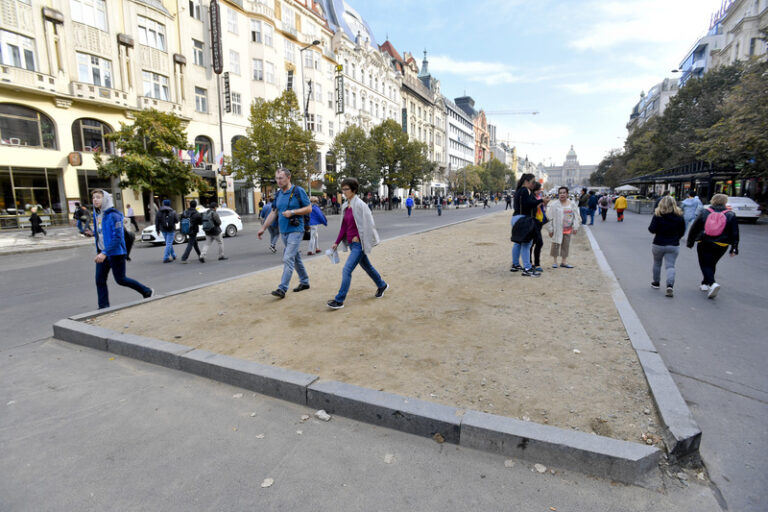 Praha plánuje zpoplatnění vjezdu do centra pro tranzitní dopravu