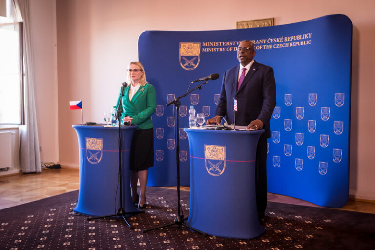 Černochová v úterý ve Washingtonu podepíše obrannou dohodu s USA