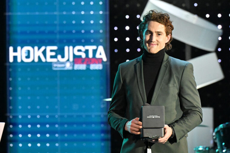 Hokejistou sezony byl vyhlášen pardubický útočník Sedlák