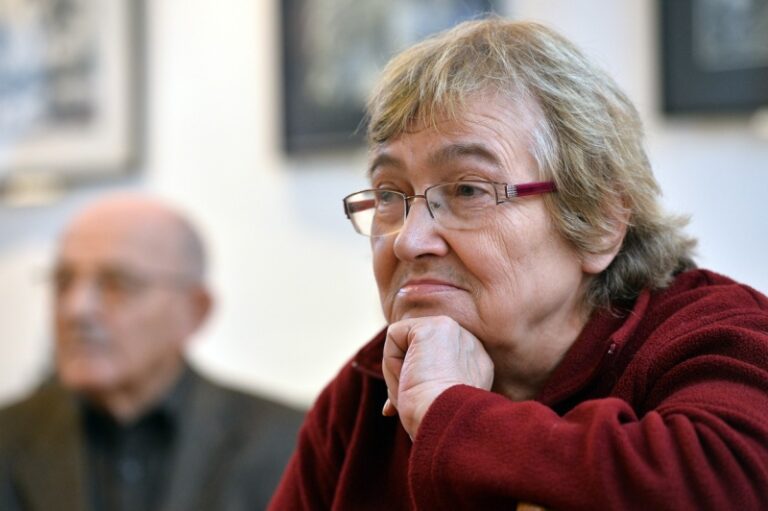 Zemřela disidentka a novinářka Petruška Šustrová