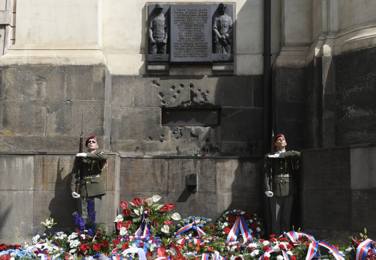 Parašutisty, kteří zabili Heydricha, připomene pieta v Resslově ulici
