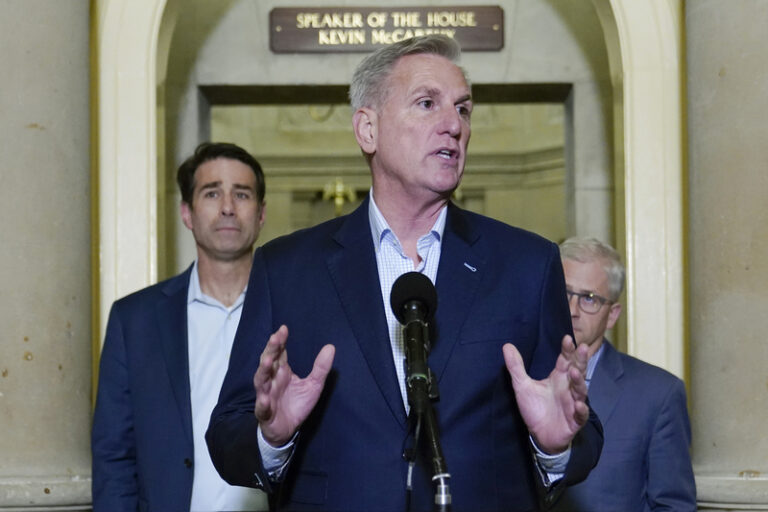 Sněmovna reprezentantů USA schválila zákon, který pozastavuje dluhový strop