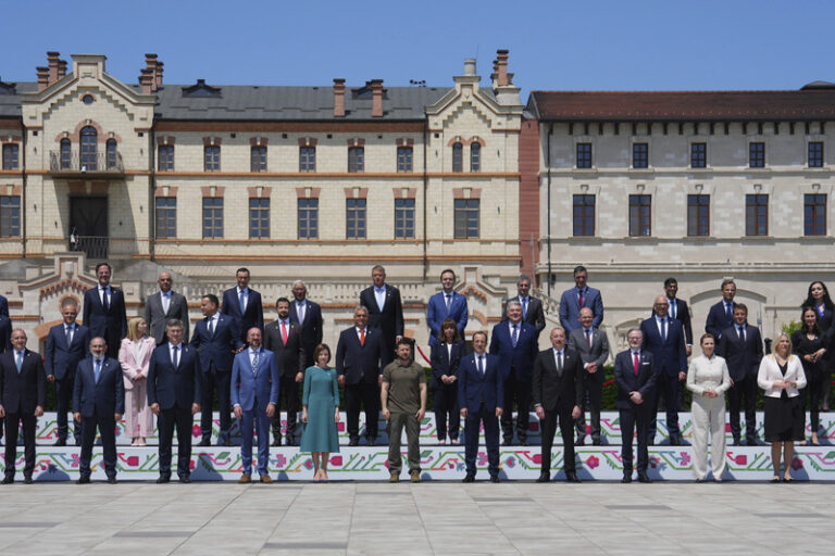 Evropští lídři na summitu EPC vyjádřili solidaritu Ukrajině i Moldavsku