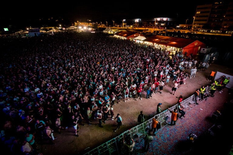 Policie zadržela 23 fotbalových fanoušků, tři zůstávají v celách