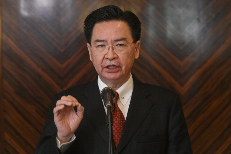 Šéf tchajwanské diplomacie navštíví Evropu, podle Reuters i Prahu