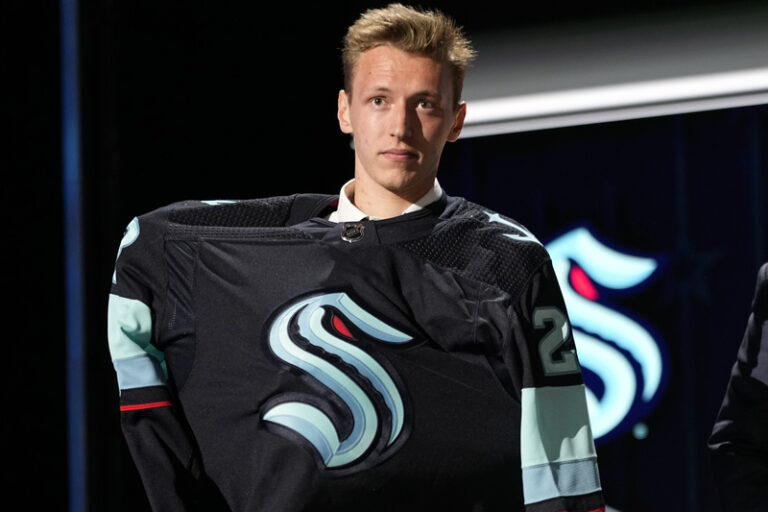 Šalého si na draftu NHL vybral z 20. místa Seattle, jedničkou je Bedard