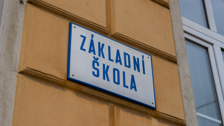 Je to její názor. Soud osvobodil učitelku obžalovanou za popírání ruských válečných zločinů