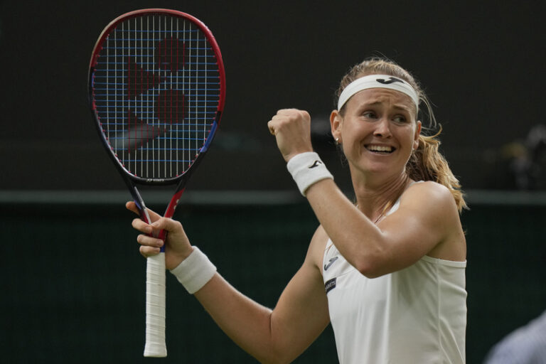 Vondroušová a Bouzková jsou v osmifinále Wimbledonu, nastoupí proti sobě