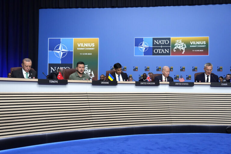 NATO udělalo velký krok v podpoře Ukrajiny, uvedl Sunak na závěr summitu