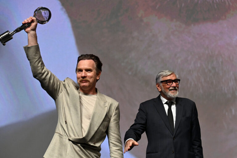 Cenu prezidenta festivalu převzal Ewan McGregor