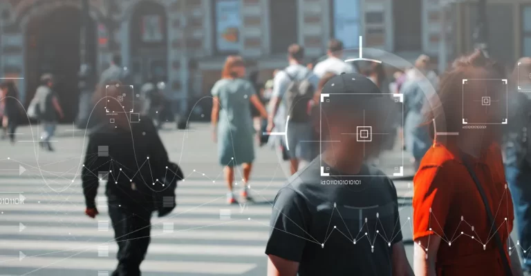 „Policie nasazuje systém rozpoznávání tváří netransparentně“