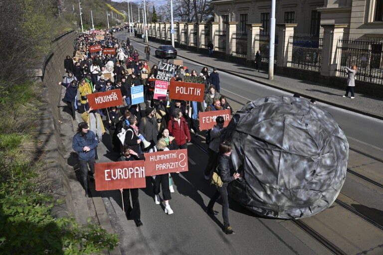 Akademici z iniciativy Hodina pravdy chtějí kvůli rozpočtu v říjnu stávku