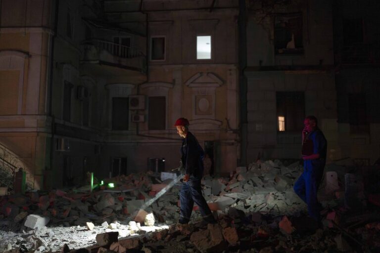 Ruský útok na Oděsu si vyžádal nejméně tři raněné