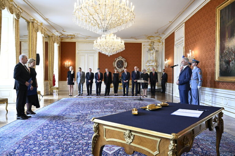 Pavel jmenoval šéfem ÚS Baxu, Ronovská je místopředsedkyní