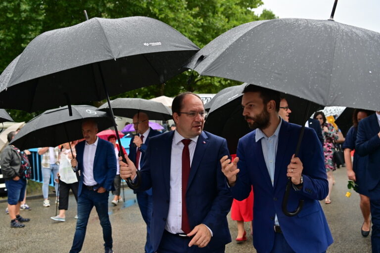 Výborný: Česko brzy odešle žádost o mimořádnou pomoc z EU pro české ovocnáře