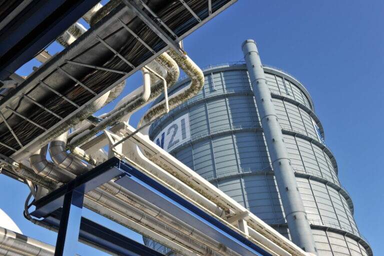 Vídeň si předvolala zástupce EK, platby za ruský plyn označil za krvavé peníze