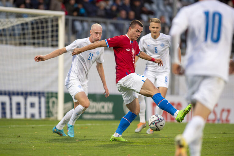 Fotbalisté do 21 let na úvod kvalifikace podlehli Islandu 1:2 gólem v nastavení