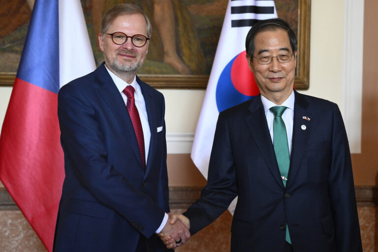 Český a jihokorejský premiér vyjádřili znepokojení nad provokacemi KLDR