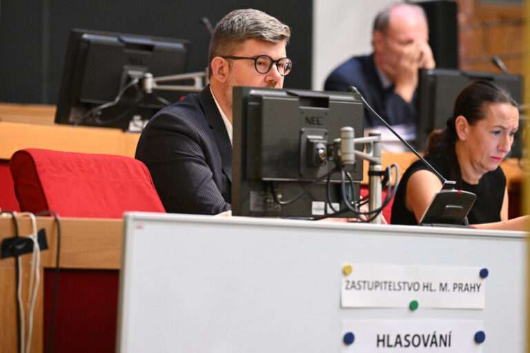 Opozici se nepodařilo odvolat náměstka pražského primátora Pospíšila