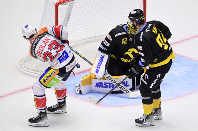 Vary přehrály Vítkovice, Pardubice porazily Litvínov