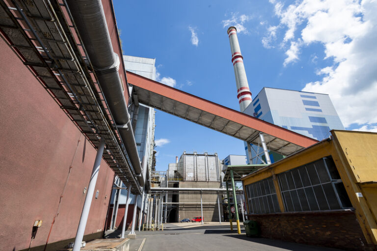 ČR letos na elektřinu spaluje výrazně méně uhlí, objem exportu elektřiny klesá