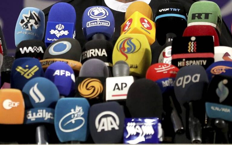 Evropský parlament se vyjádřil pro posílení ochrany novinářů a svobody médií