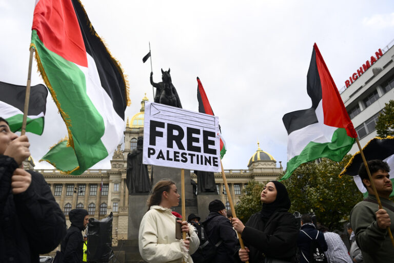 Rakušan: Nejsou poznatky o radikalizaci muslimů v Česku