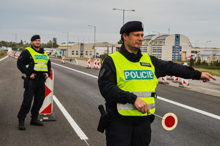 Rakušan naznačil možnost delších kontrol na hranici se Slovenskem