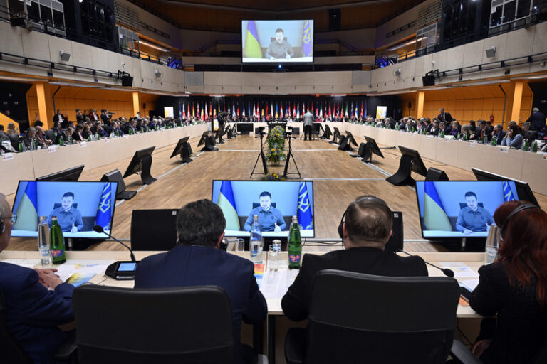 Krymská platforma v Praze: Ukrajinu je třeba osvobodit, Rusku nelze ustupovat