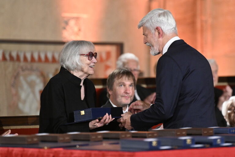 Babiš má za absurdní, když Pavel jako bývalý člen KSČ vyznamenává symbol revoluce