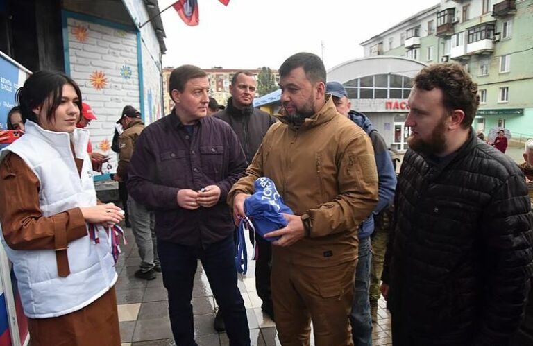 Nahlaste nám kolaboranty, jejich jména, místa a aktivity, píše ukrajinský odboj. Partyzáni slibují trest