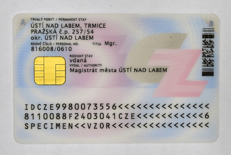Rodná čísla v občanských průkazech zřejmě zůstanou, schválila to Sněmovna
