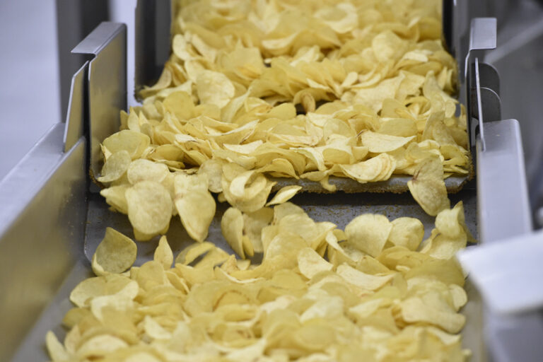 Italští regulátoři se podle médií zabývají pálivými chipsy z Česka