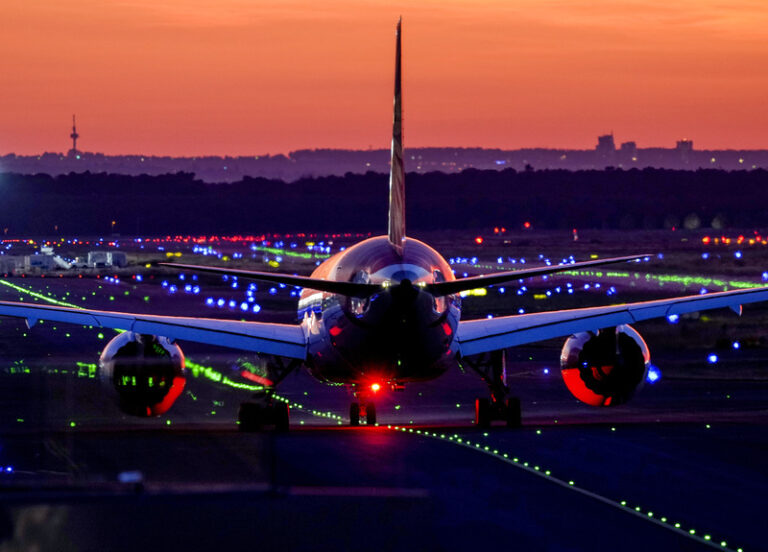 FT: Brusel vyšetřuje nárůst cen letenek v Evropě