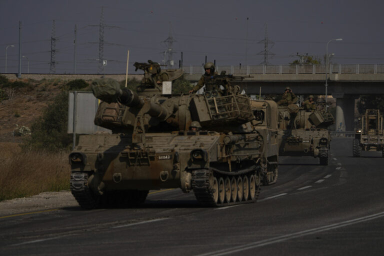 Izraelský úder usmrtil v Libanonu čtyři lidi, Hizballáh odpálil rakety na Izrael