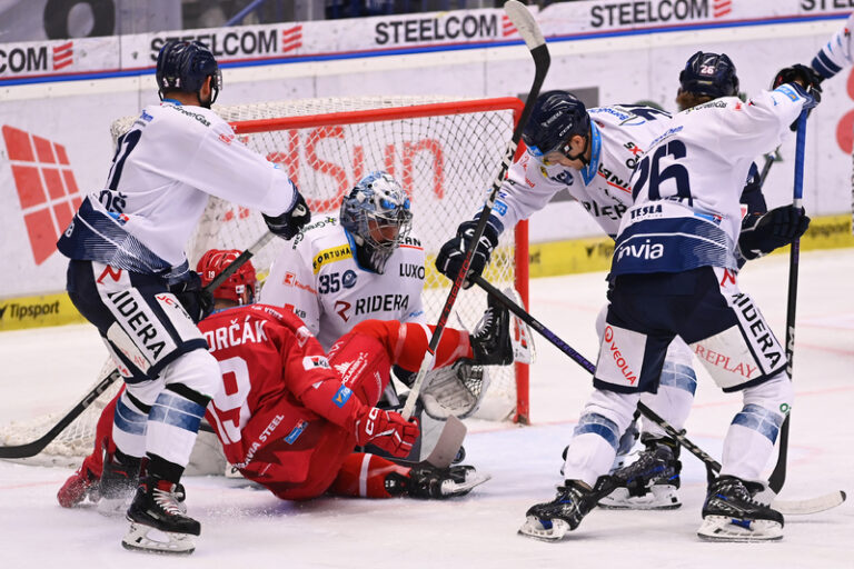 Třinec vyhrál ve Vítkovicích, Pardubice dominovaly v Olomouci