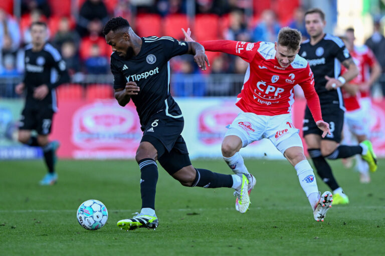 14: kolo: Remíza Slovácka s Hradcem, Sparta porazila Bohemians a vrátila se do čela