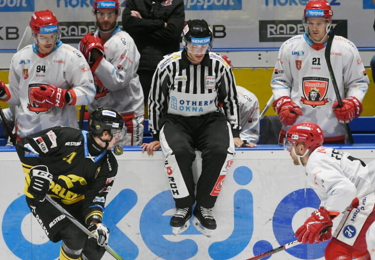 18. kolo ELH: Sparta porazila Plzeň a dotahuje Litvínov, vedení si upevnily Pardubice