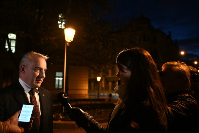 Pohledy odborů i vlády na zvyšování platů se liší, řekl Jurečka