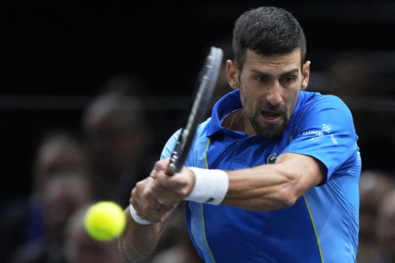 Djokovič má ve skupině Turnaje mistrů Sinnera, Tsitsipase a Runeho