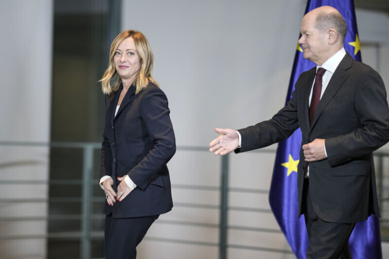 Scholz s Meloniovou se postavili za Ukrajinu a Izrael, tématem byla i migrace