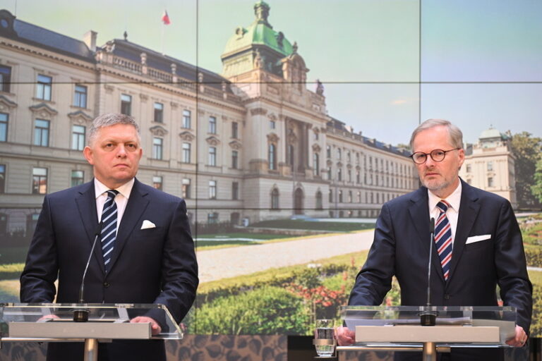 Fico vyslechl v Praze plány ekonomické spolupráce, jednalo se i o Ukrajině a V4