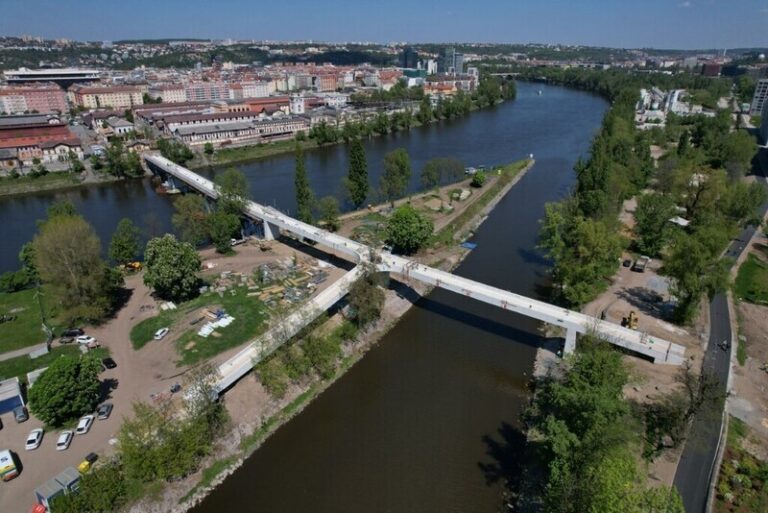 Stavbou roku 2023 je Štvanická lávka, nemocniční pavilon nebo sportovní hala