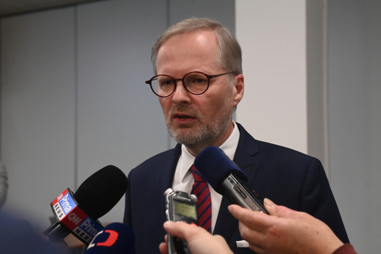 Lékaři souhlasí s růstem mezd a platů o 9,8 miliardy, řekl Fiala