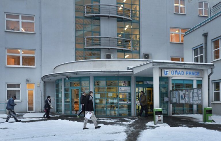 Legislativní plán: Dávky pro postižené bude místo úřadů práce vyřizovat ČSSZ