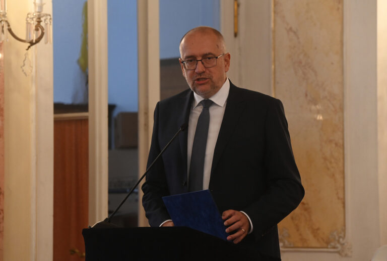 Bek: Je třeba společná strategie zajišťující bezpečnost vysokých škol