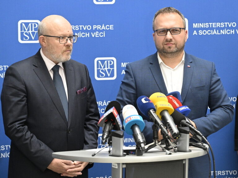 Vláda projedná změny v platech lékařů, část asi přesune do vyšších tarifů