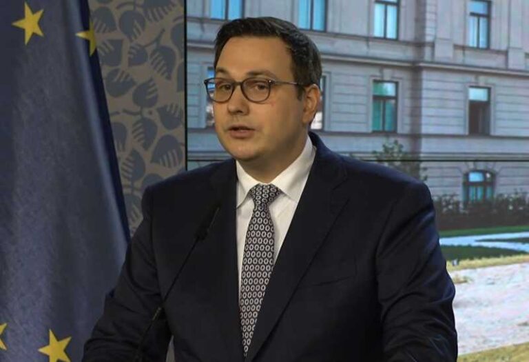 Lipavský: Babiš začíná být kvůli svým výrokům bezpečnostním ohrožením ČR