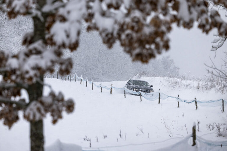 Jihočeští silničáři pracovali celou noc, proti sobotě je stav klidný