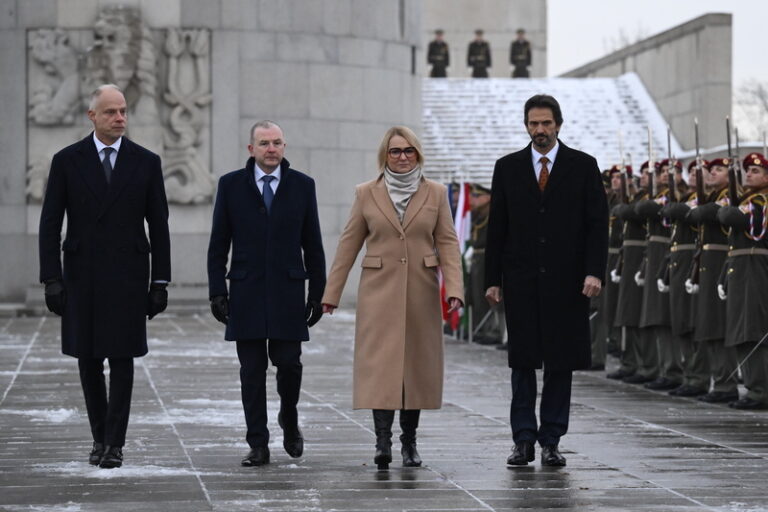 Ministryně obrany přivítala v Praze své protějšky ze zemí V4